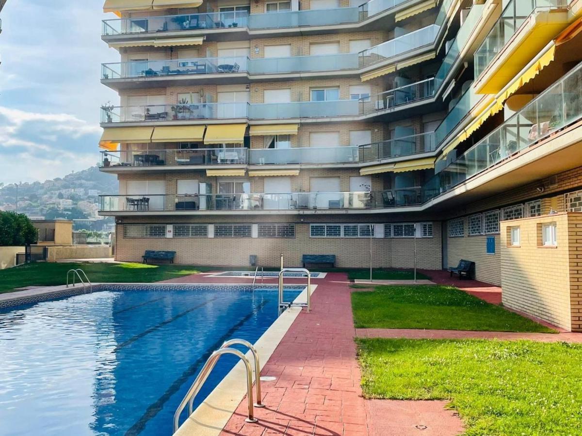 Апартаменты Reconnectar Malgrat De Mar Colom I Экстерьер фото